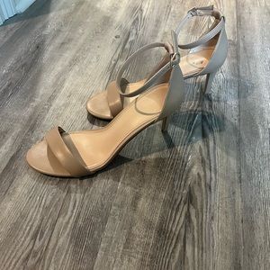 Kelly and Katie “Kristie” heels